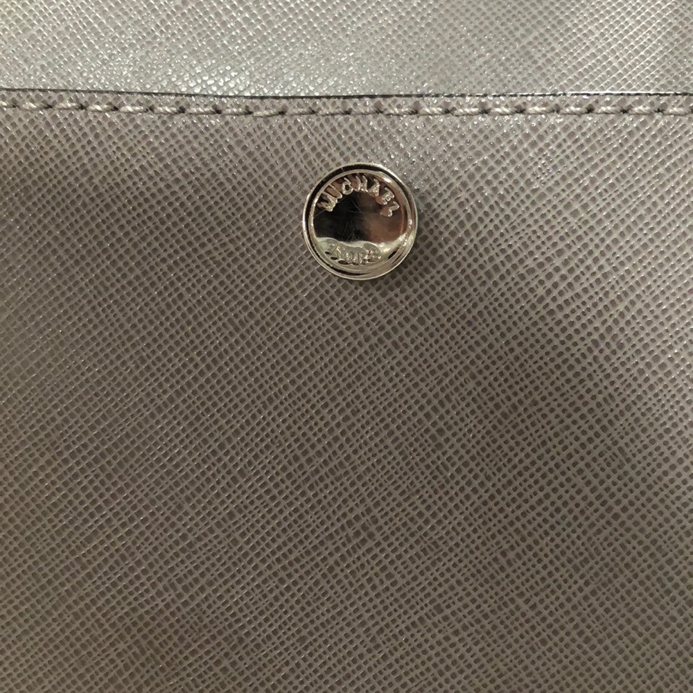 Authentic Michael Kors Bag - Picture 4 of 8